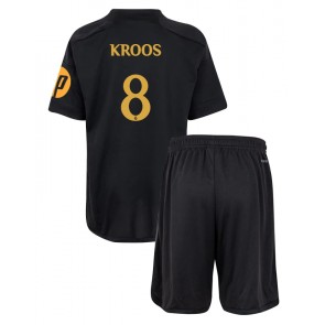 Lacne Dětský Futbalové dres Real Madrid Toni Kroos #8 2023-24 Krátky Rukáv - Tretina (+ trenírky)